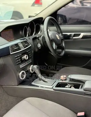 Mercedes-Benz C200 2012 Black