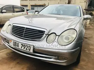 Photo - Mercedes-Benz E240 2004 Silver