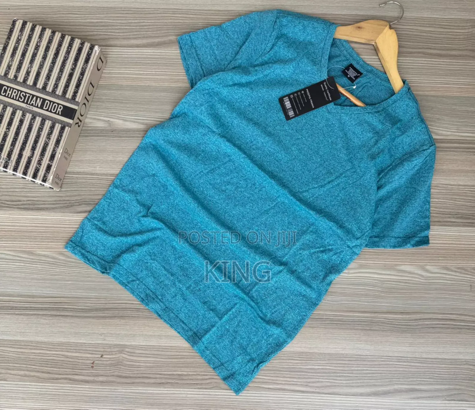 Levels v-Neck T-Shirts