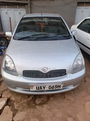 Photo - Toyota Vitz 1.3 FWD 5dr 2000 Silver