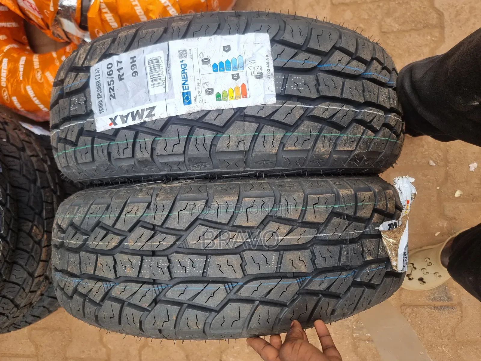 225/60r17 All Terrian Tires for Alphard.