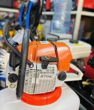 Stihl Chainsaw Machine M066
