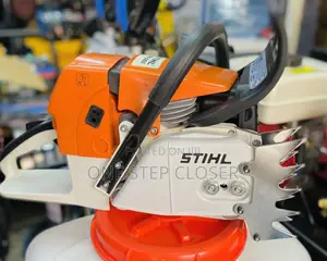 Stihl Chainsaw Machine M066