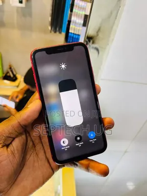 New Apple iPhone 11 64 GB Red