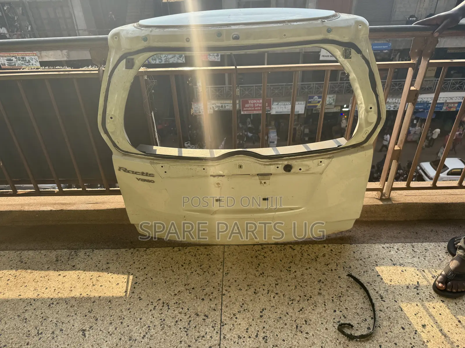 Toyota Ractis or Subaru Trezia Boot