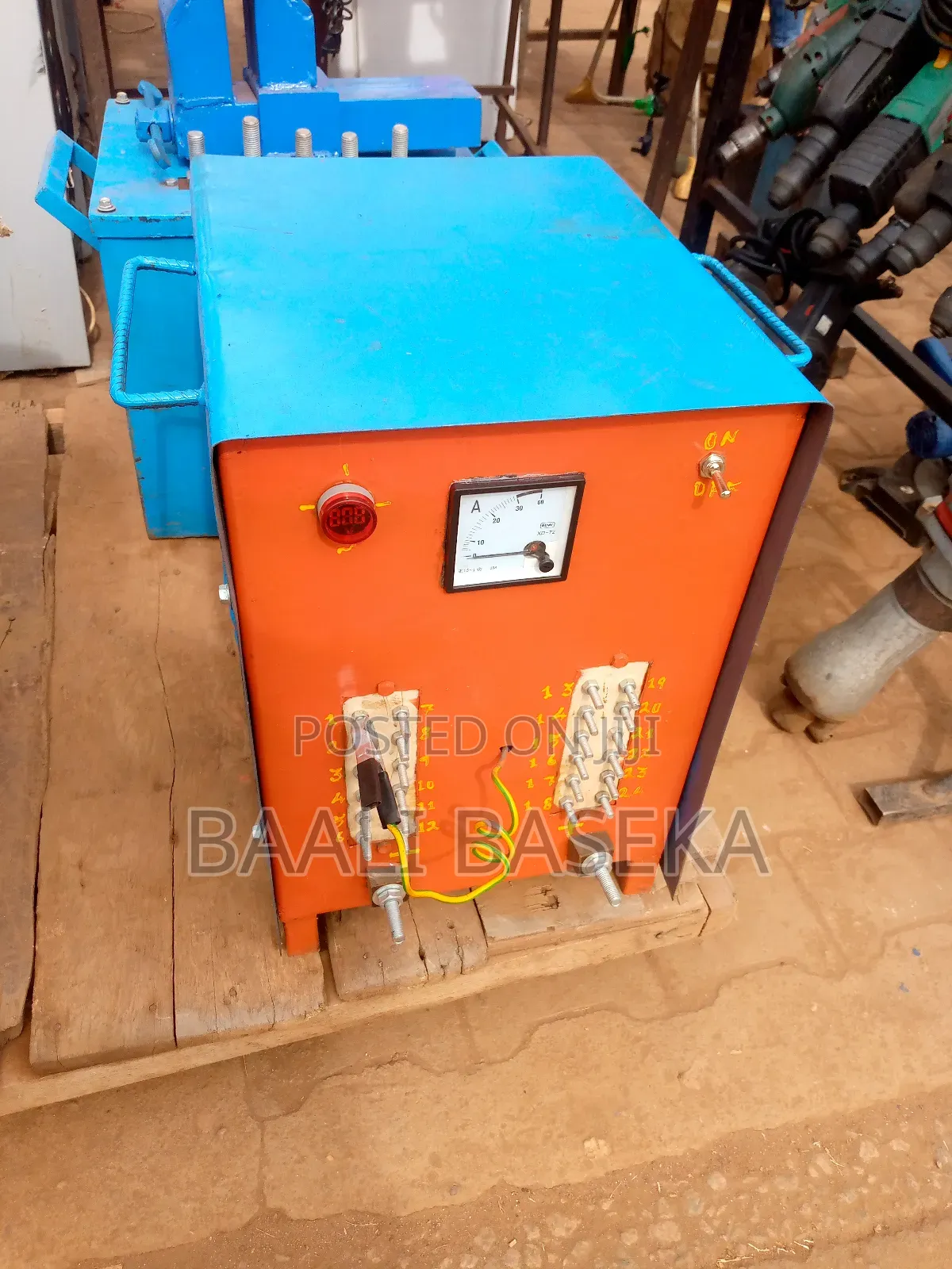 Battery Charger/Quick Charging/24 Batteries