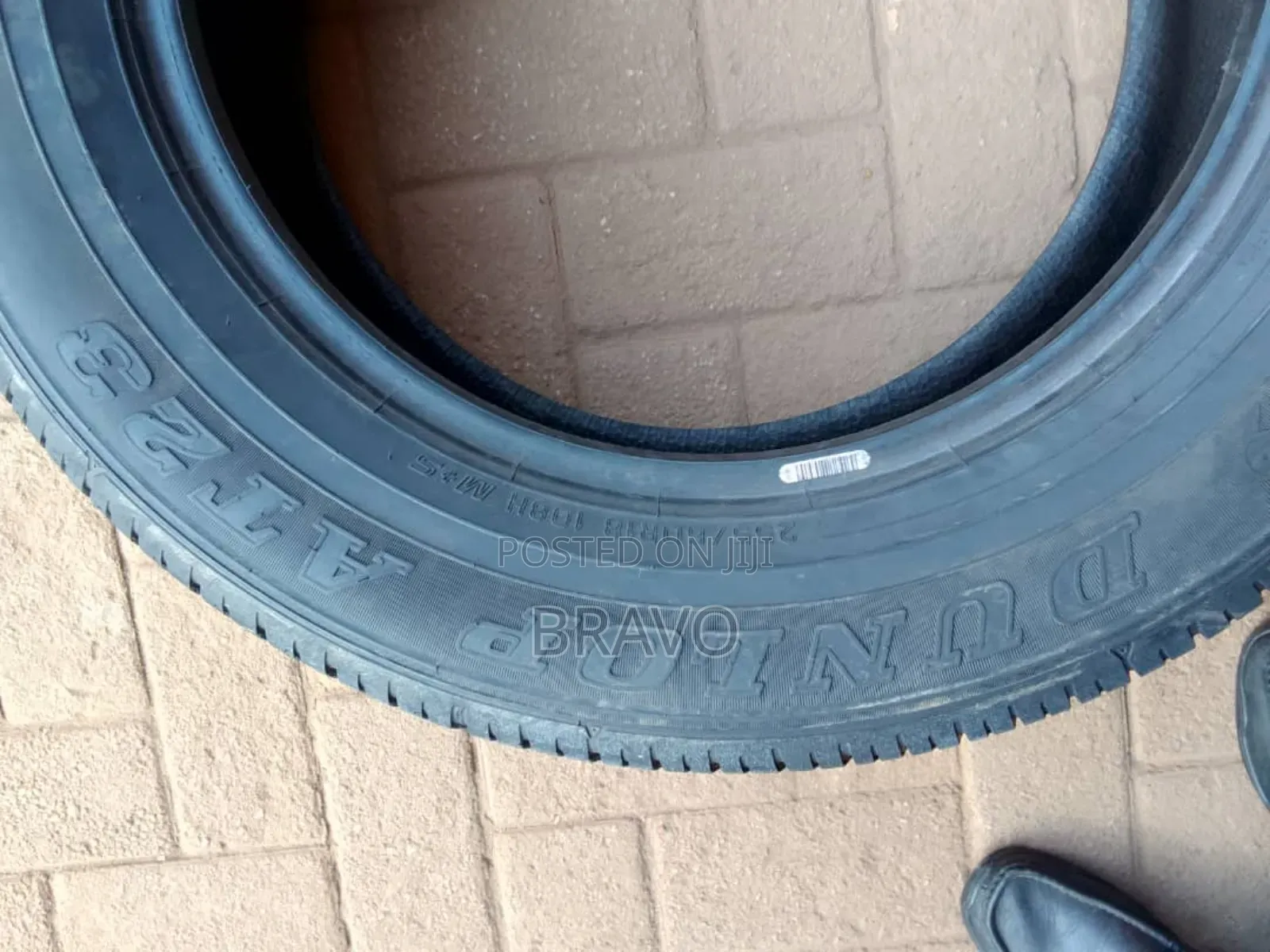 255/60r18 Dunlop Tires Good Condition.