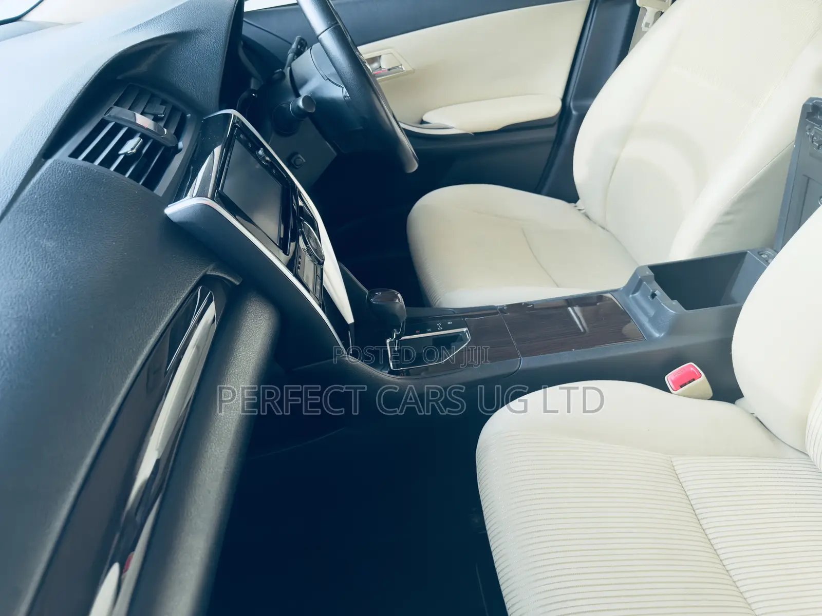 Toyota Premio 1.8 AWD 2018 Silver