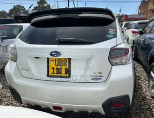 Photo - Subaru XV Hybrid 2015 White