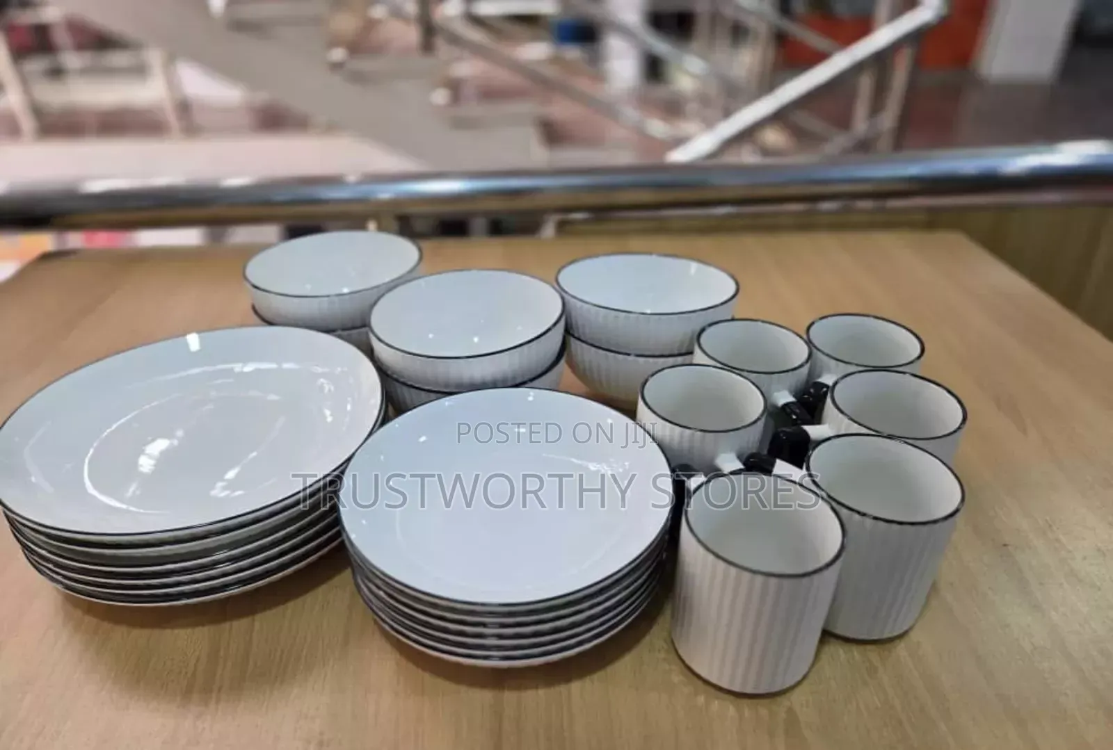 24 Pieces Dinner Set
