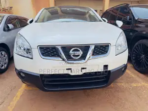 Photo - Nissan Dualis 2012 Off white