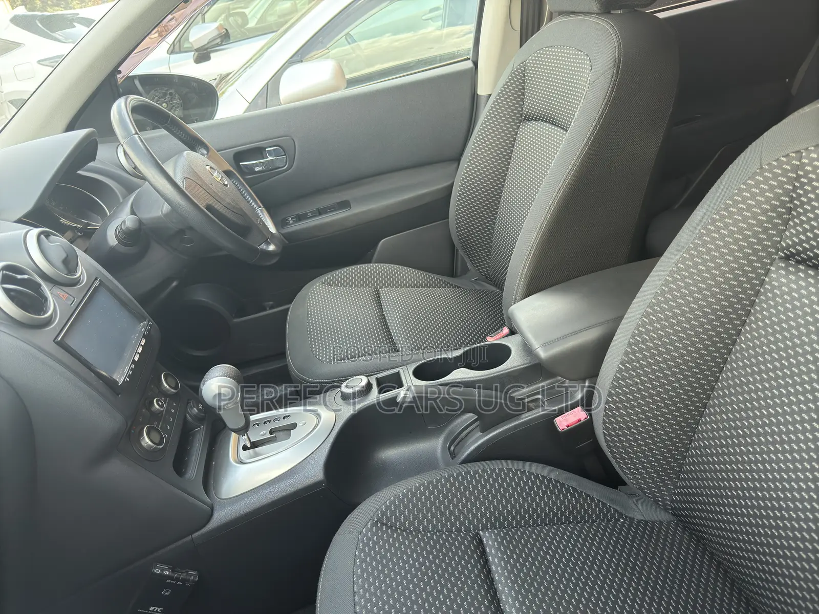 Nissan Dualis 2012 Off white