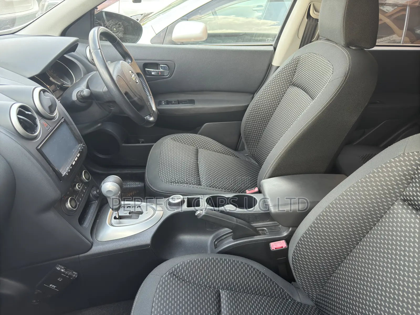 Nissan Dualis 2012 Off white