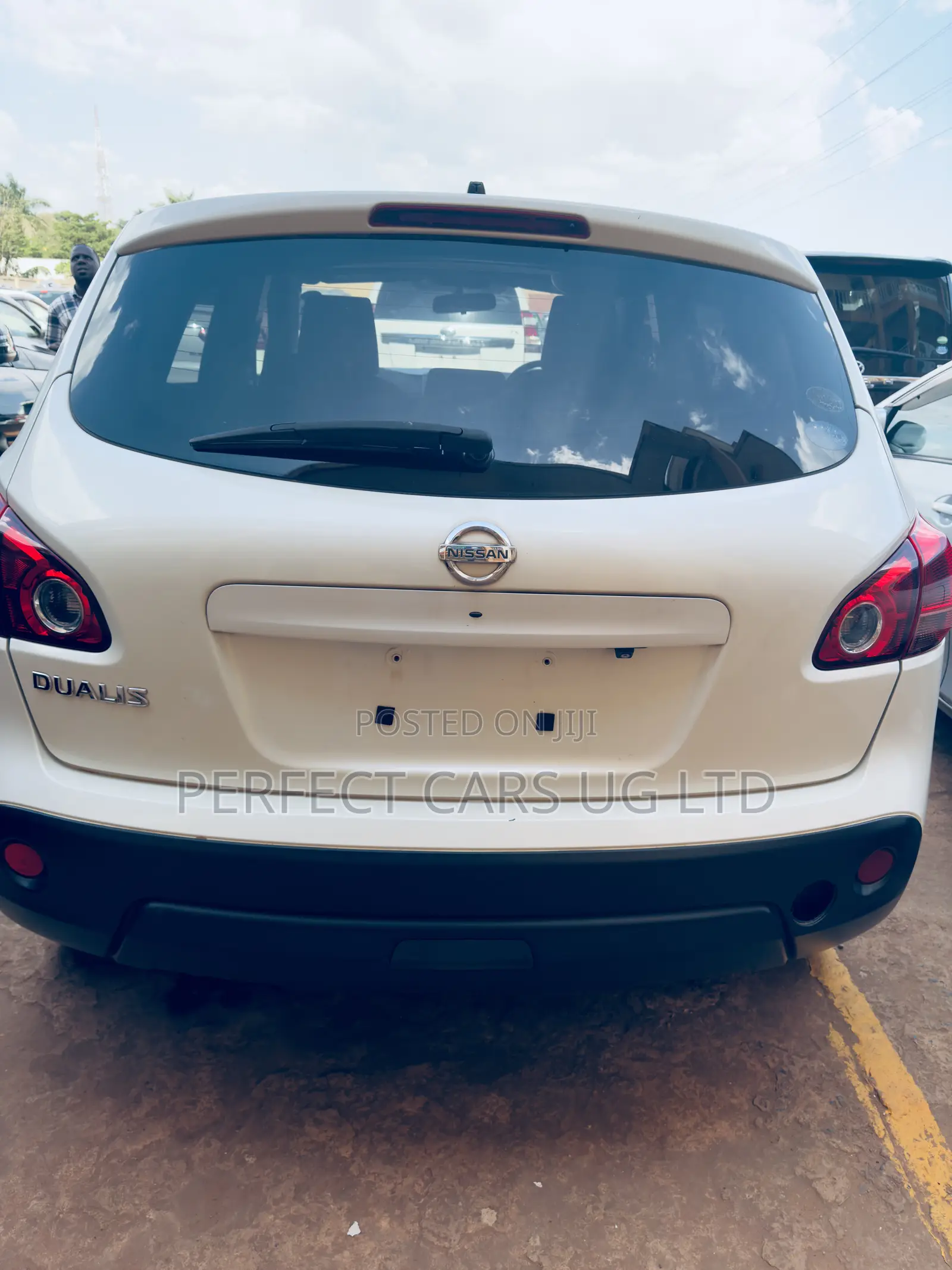 Nissan Dualis 2012 Off white