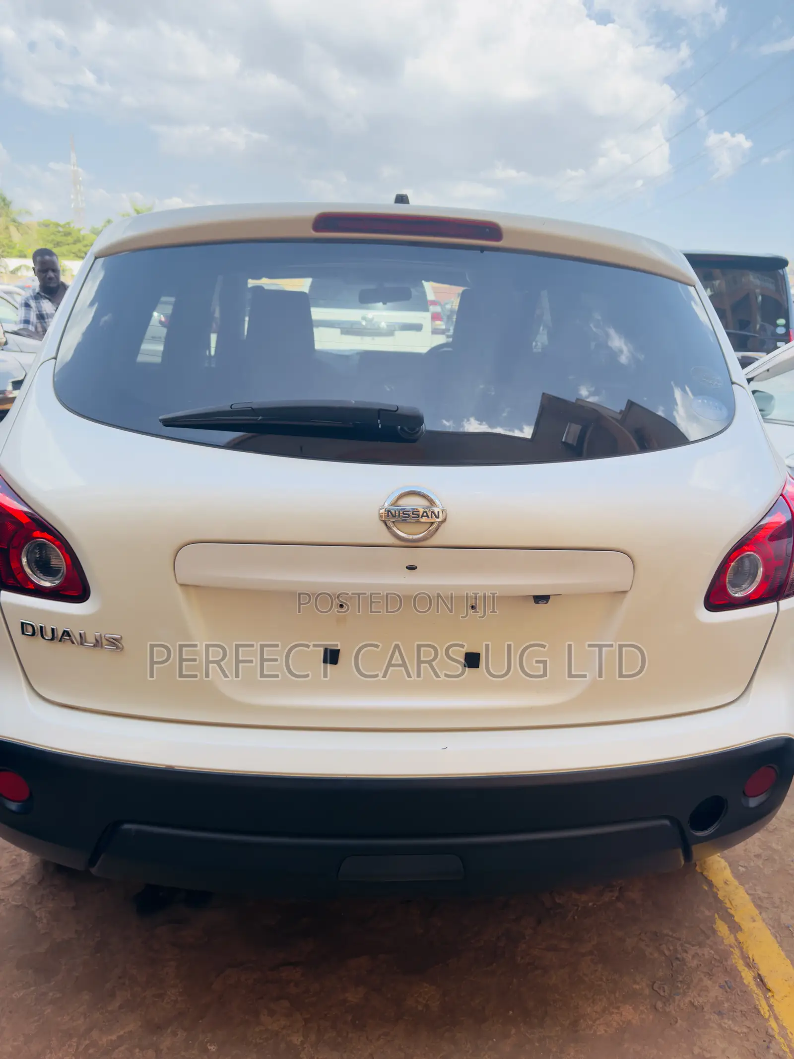 Nissan Dualis 2012 Off white