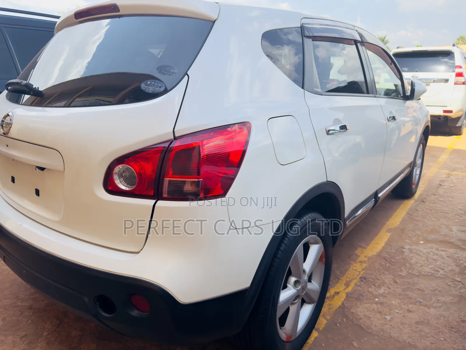 Nissan Dualis 2012 Off white
