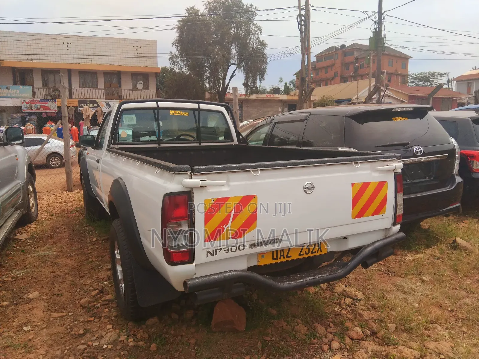 Nissan Pick-Up 2012 White