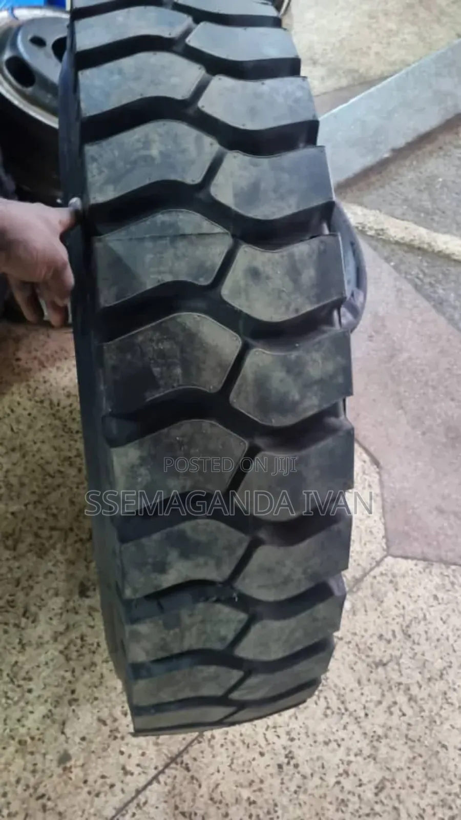 1000r20 Rxquest Mudgrip Behind Tyres