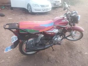 TVS HLX 125 2022 Red