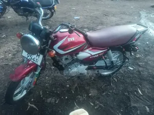 TVS HLX 125 2022 Red