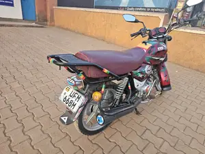 TVS HLX 125 2020 Red