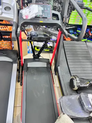 Treadmill With Massager Penta