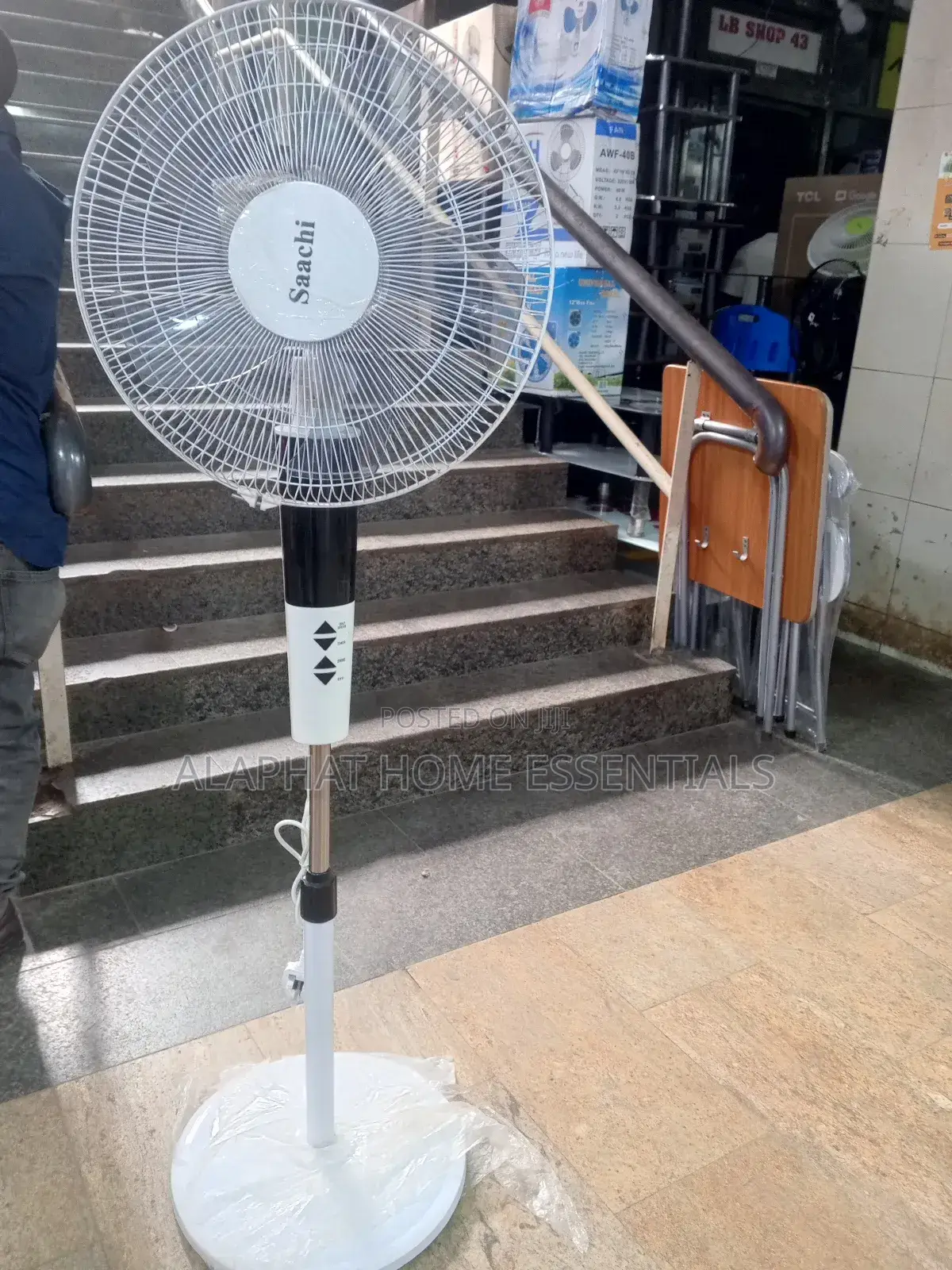Saachi Remote Fan