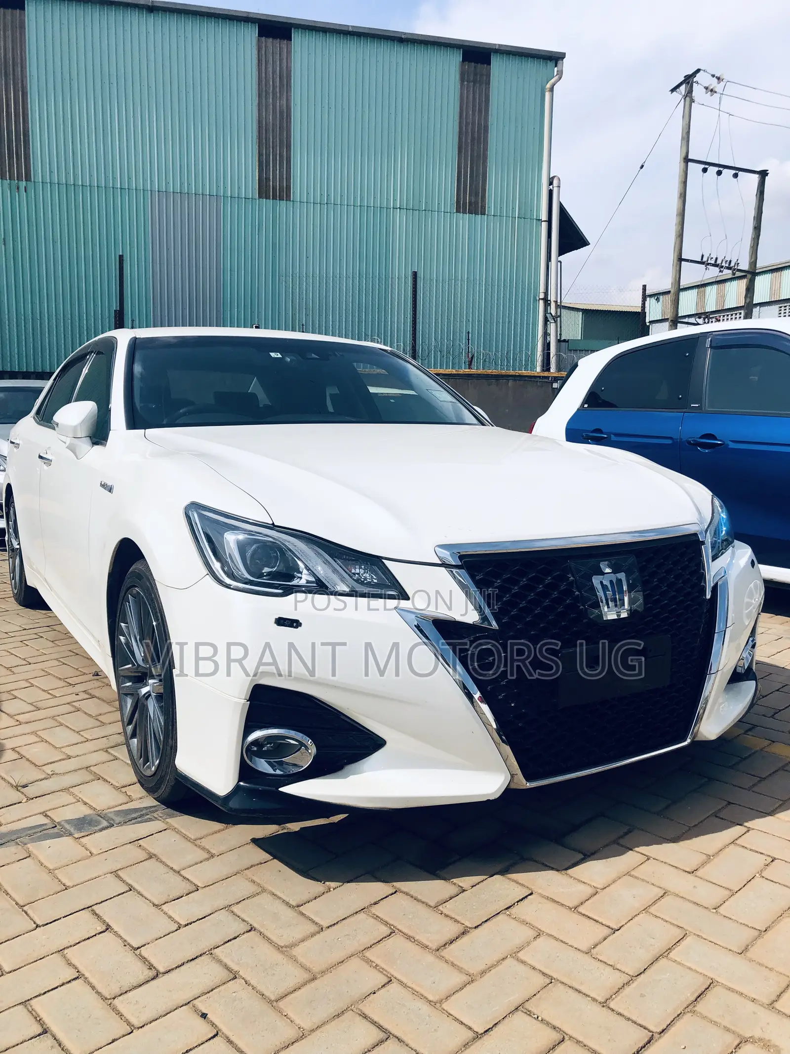 Toyota Crown 2017 White