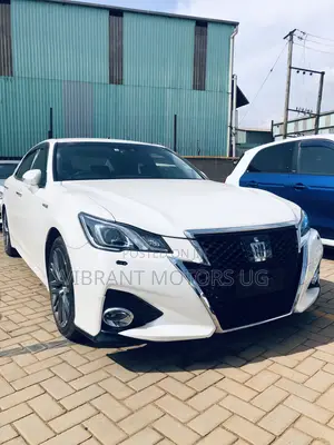 Toyota Crown 2017 White