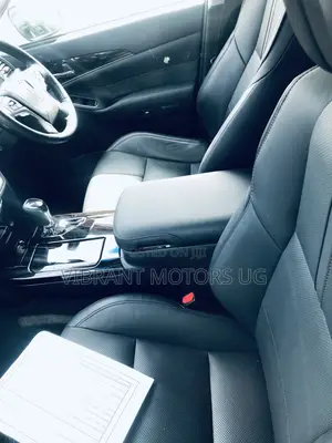 Toyota Crown 2017 White