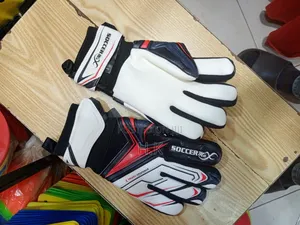 Soccermax Evolution Series 2 Goalkeeper Gloves.