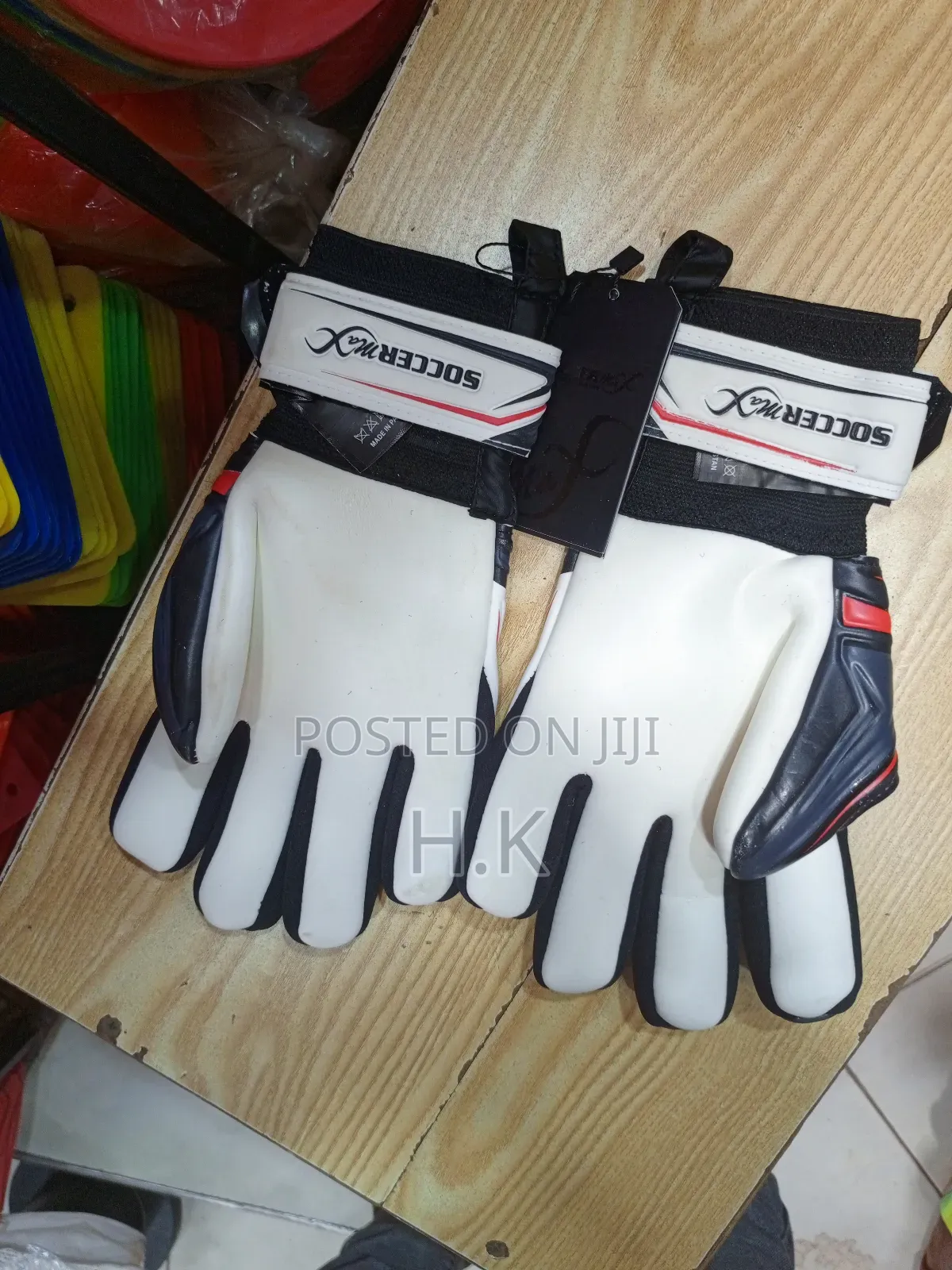 Soccermax Evolution Series 2 Goalkeeper Gloves.