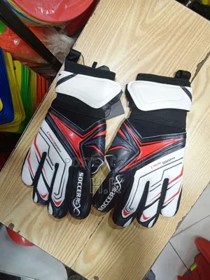Soccermax Evolution Series 2 Goalkeeper Gloves.