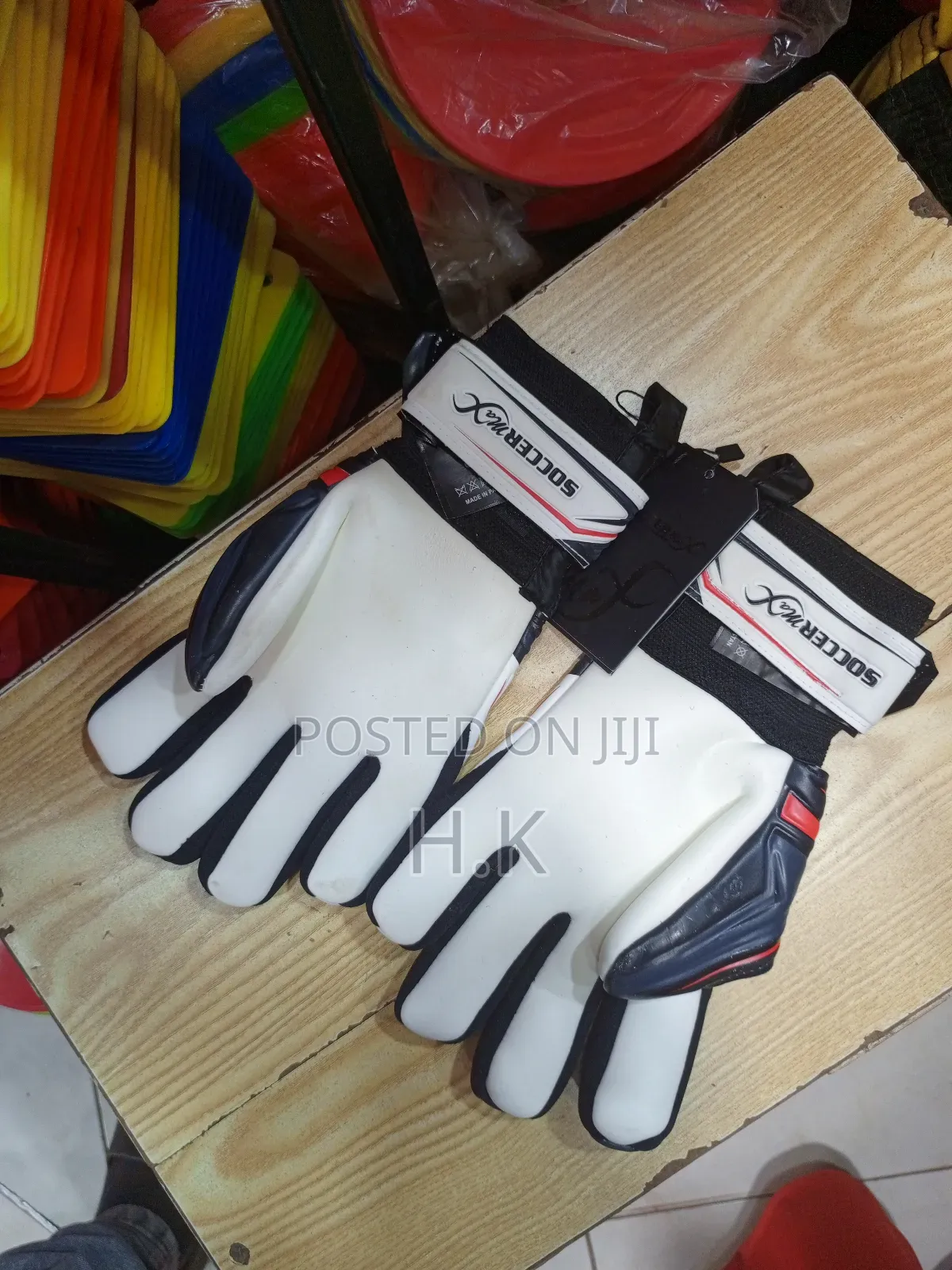 Soccermax Evolution Series 2 Goalkeeper Gloves.