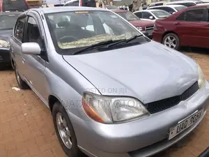 Toyota Platz 2002 Silver