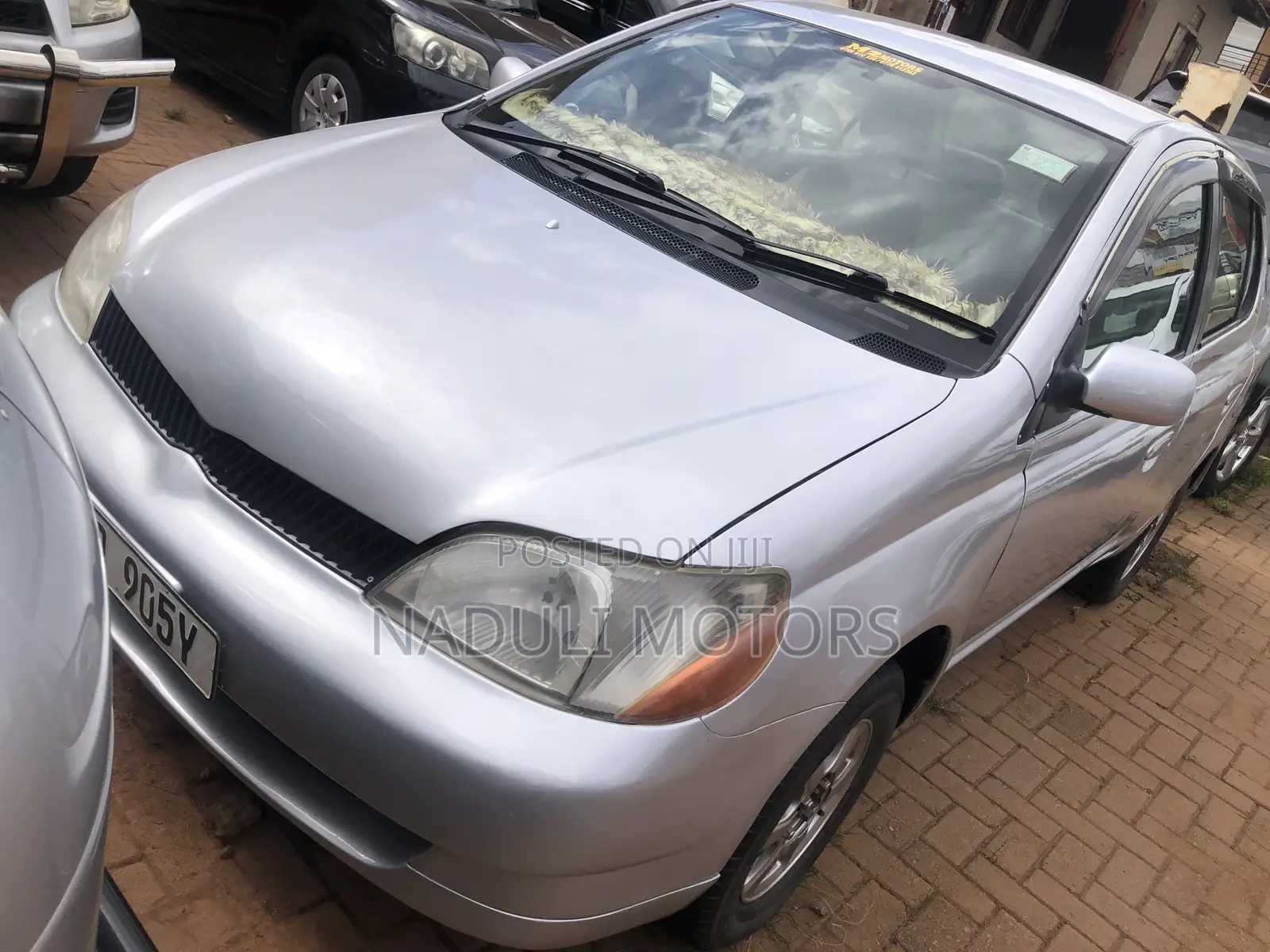 Toyota Platz 2002 Silver