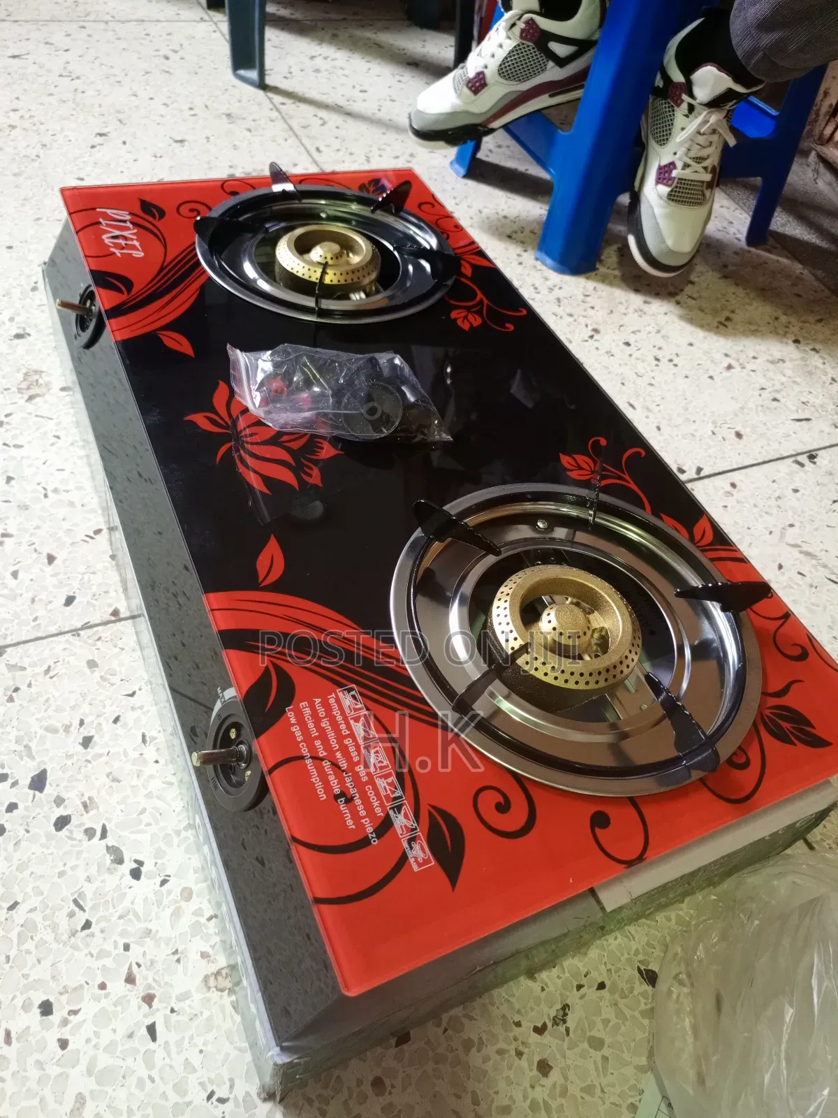 Pixel 2-Burner Tempered Glass Gas Stove.