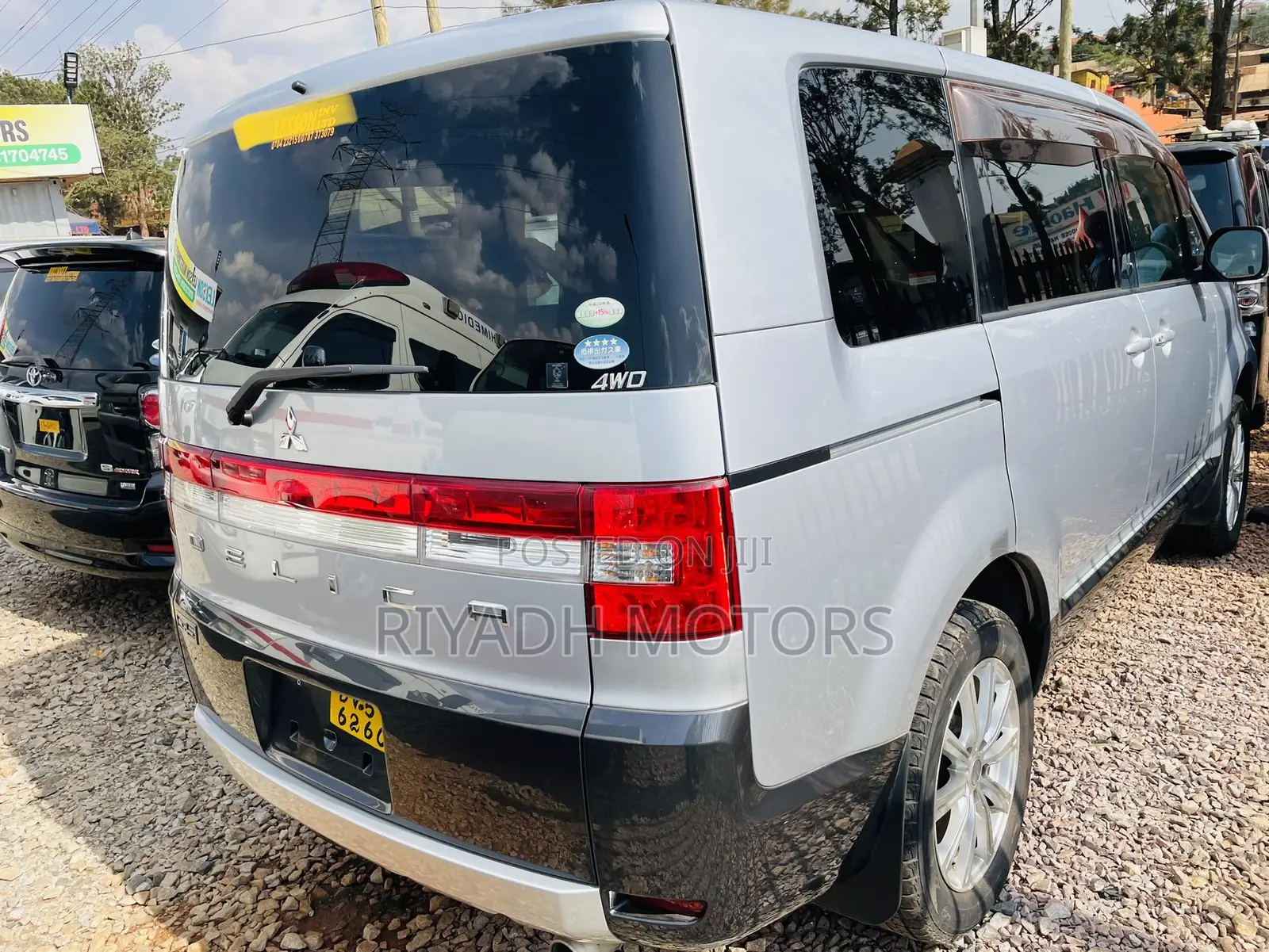 Mitsubishi Delica 2010 Silver