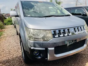 Mitsubishi Delica 2010 Silver