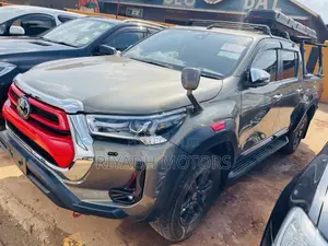 Toyota Hilux Revo Double Cab Deisel 2.8 AWD 2022 Gray