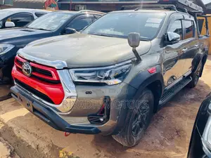 Toyota Hilux Revo Double Cab Deisel 2.8 AWD 2022 Gray