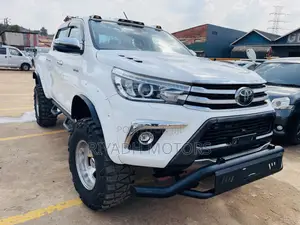Toyota Hilux 2020 White