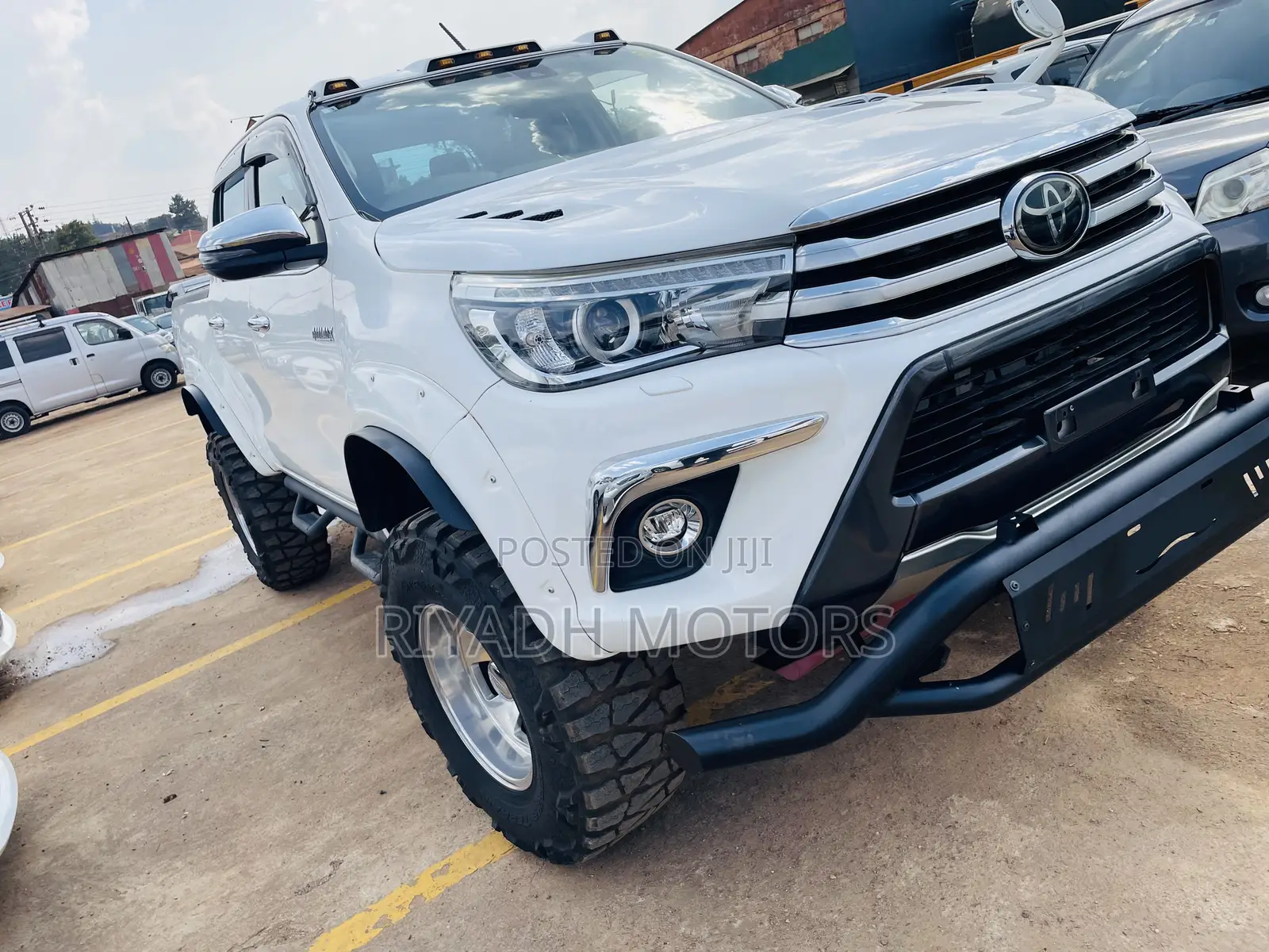 Toyota Hilux 2020 White