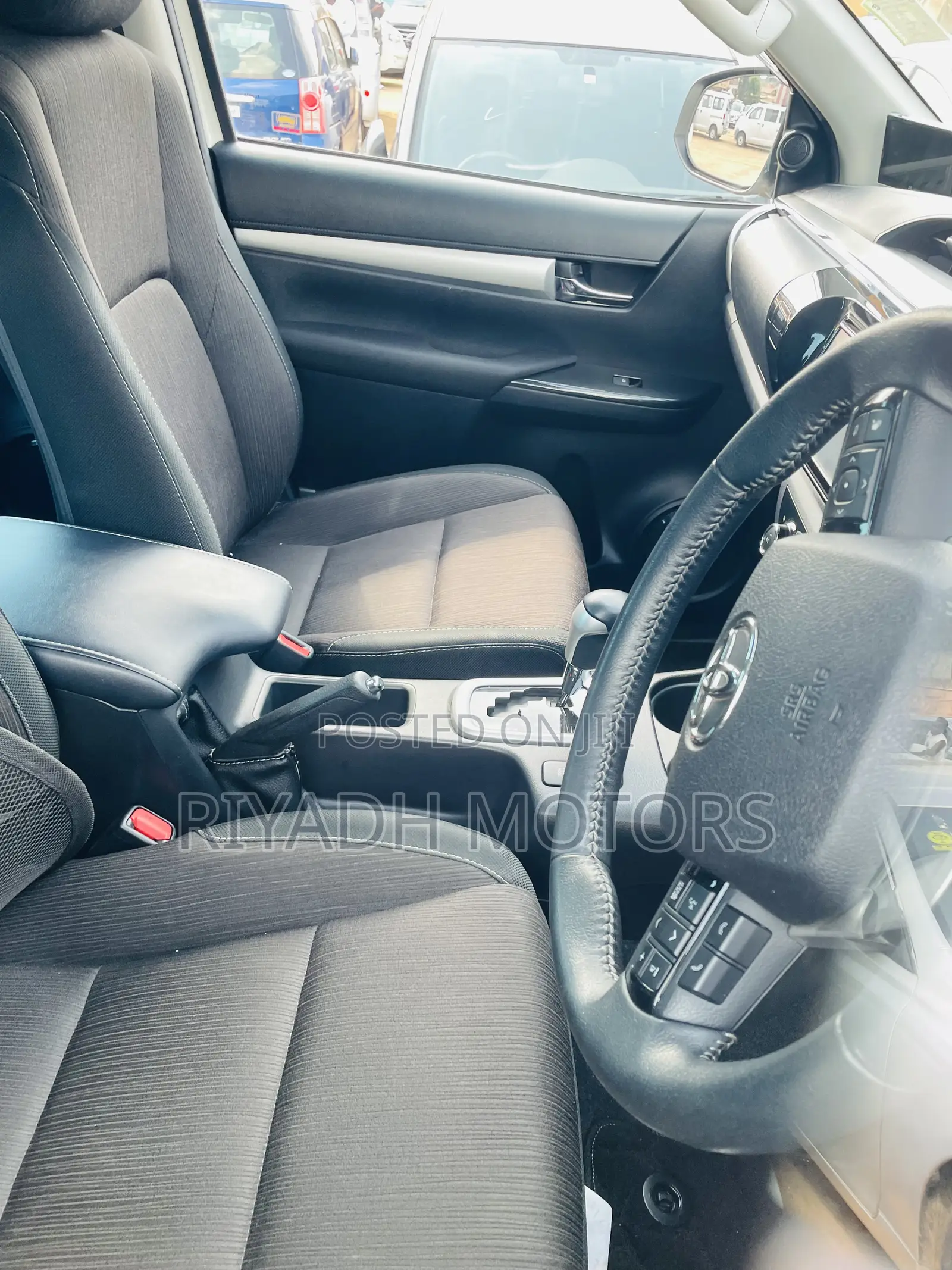Toyota Hilux 2020 White