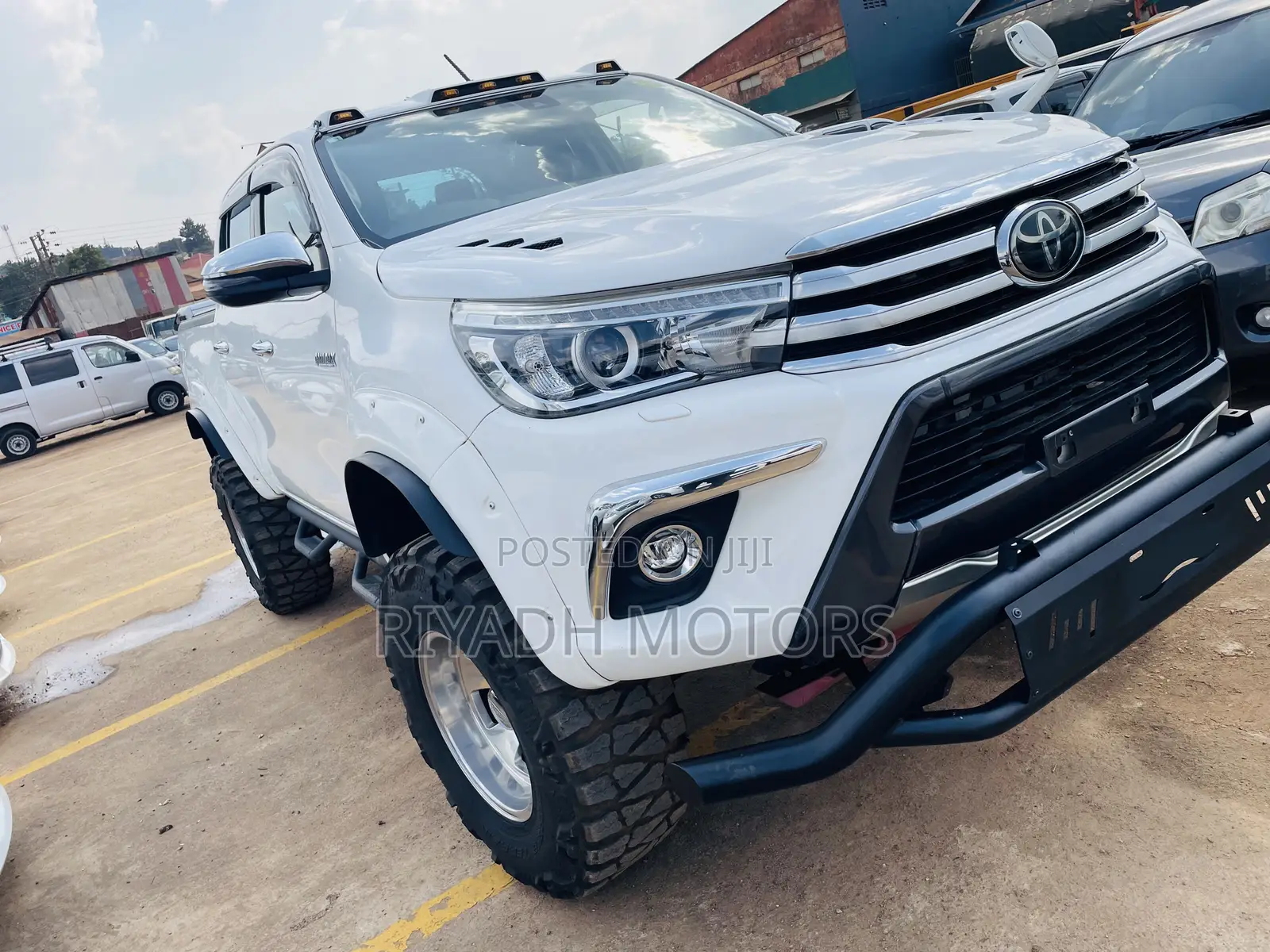 Toyota Hilux 2020 White