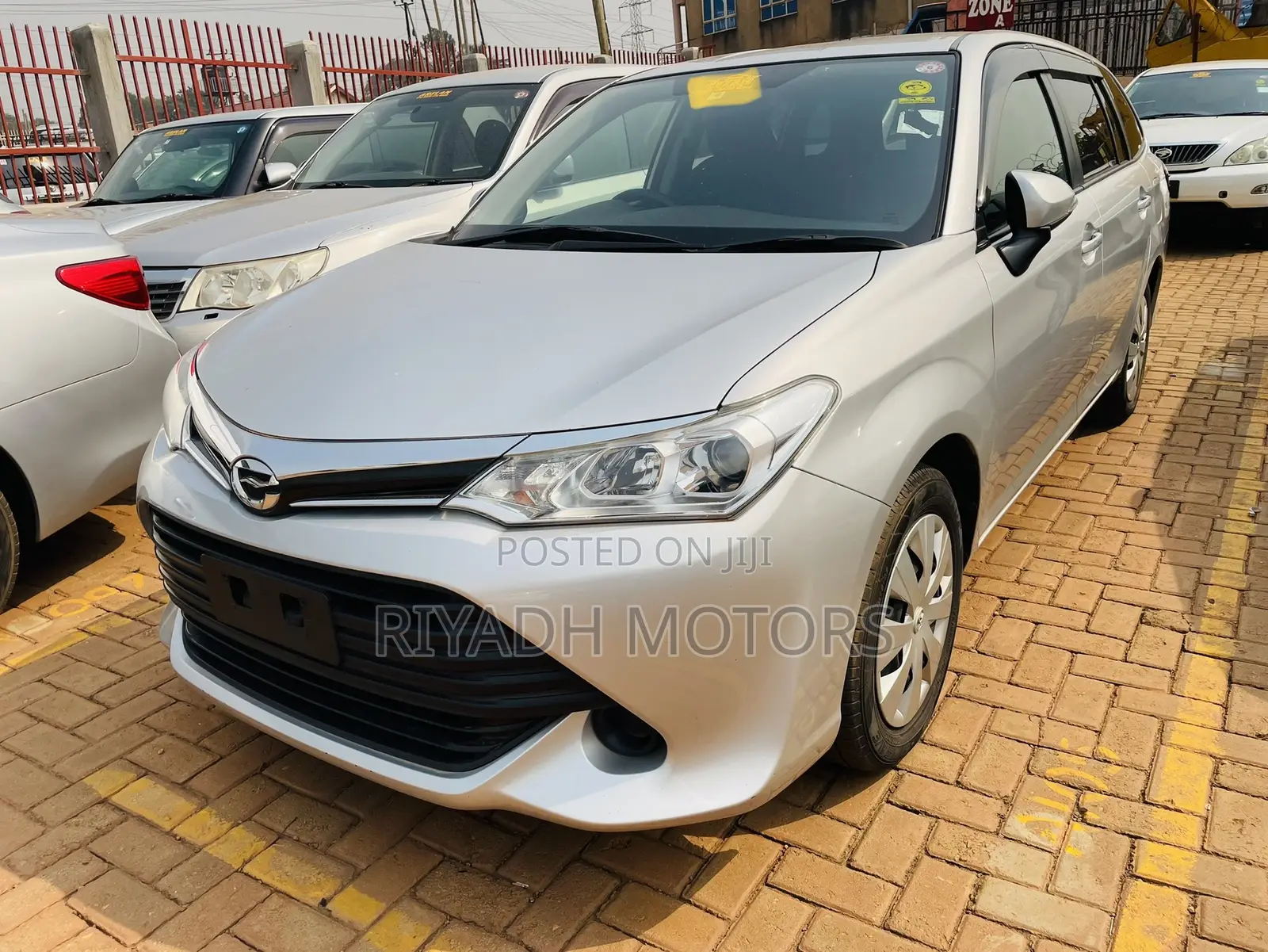Toyota Corolla Fielder 1.5 Petrol FWD 2016 Silver