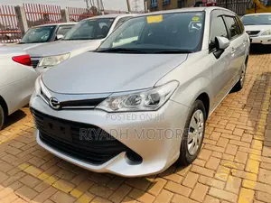 Toyota Corolla Fielder 1.5 Petrol FWD 2016 Silver
