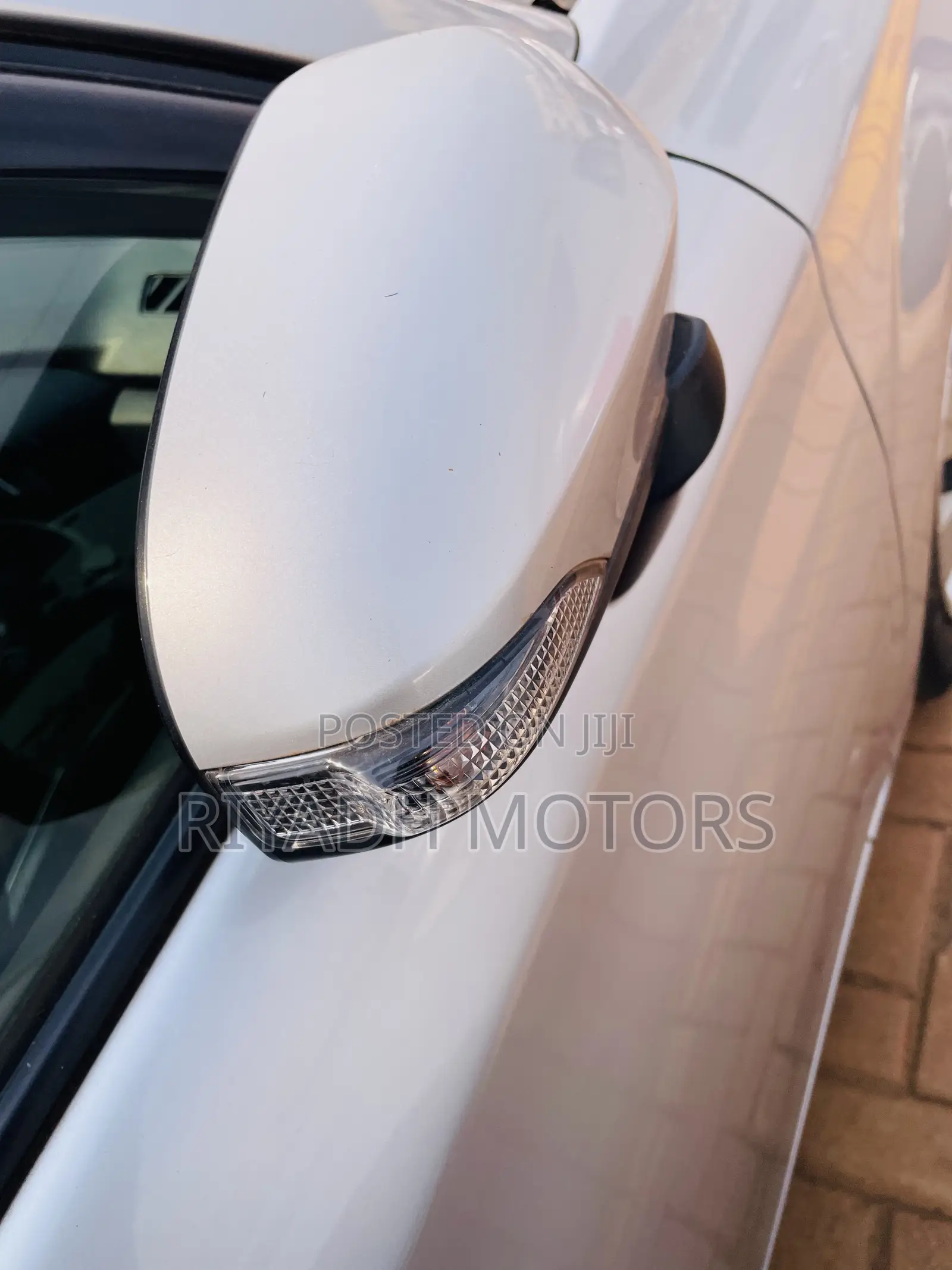 Toyota Corolla Fielder 1.5 Petrol FWD 2016 Silver