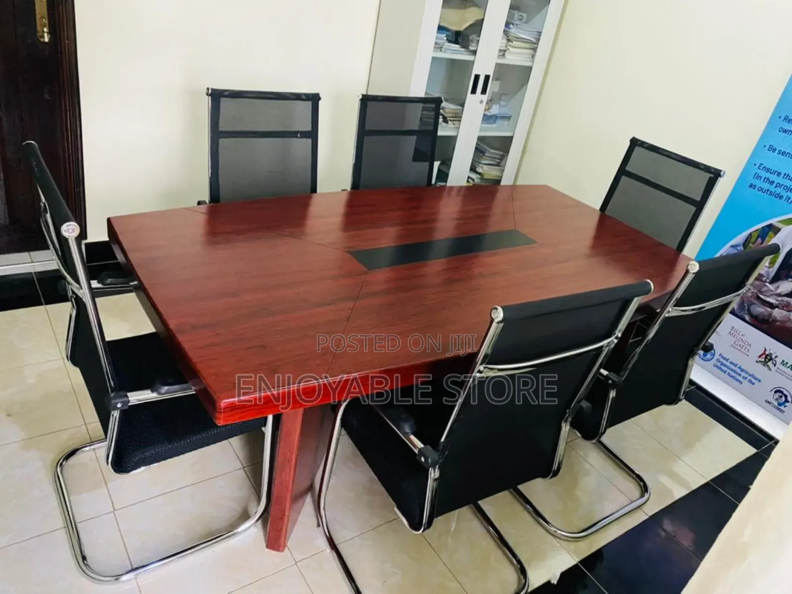 Conference Boadroom Table/Desks and Chairs for 6 People