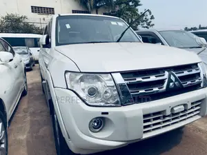 Mitsubishi Pajero 3.0 2012 White